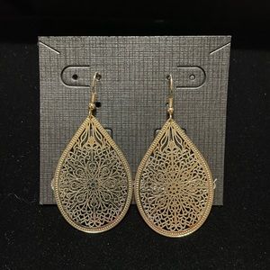 Premier Designs “Gold Lace” earrings #30648